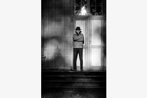 Ein Blick, der Geschichten erzählt. (Streetphotography) Ein Blick, der Geschichten erzählt. (Streetphotography)