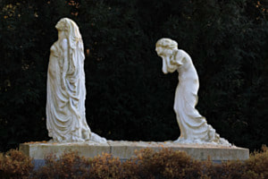 Stille am Grab Friedhof Enzenbühl Zürich /Leonardo Bistolfi