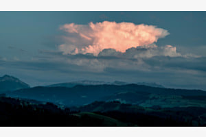 Cumulus-Amboss über dem Emmental
