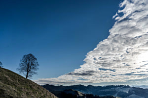 Wolkenwand über der Lüderenalp