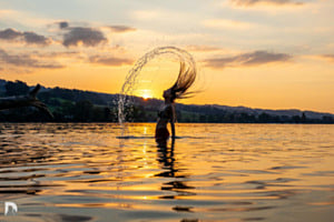 Wasserspiele im  Gegenlicht