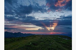 Sonnenaufgang in den Bergen, Chäserrugg