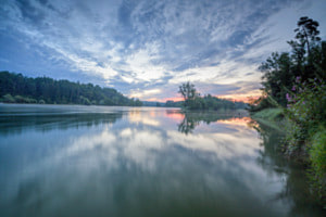Sonnenaufgang am Rhein