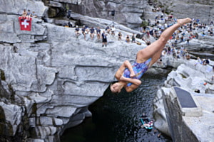 Klippenspring-Meisterschaften in Ponte Brolla