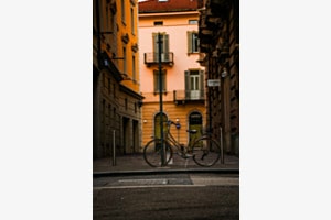 Alleinstehendes Fahrrad Alleinstehendes Fahrrad