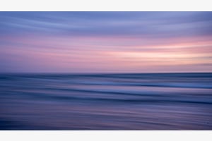 Sanfte Morgenstimmung am Meer