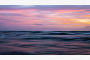 Sonnenaufgang am Meer  (ICM)