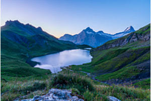 Morgenstimmung am Bergsee