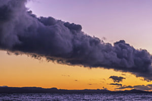 Nuage sans fin au-dessus du lac de Neuchâtel