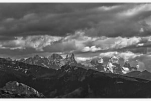 dunkelhell Stimmung in den Dolomiten
