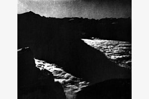 Nebelmeer im Schatten des Niesen - analoge Aufnahme