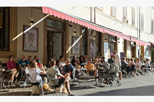 Menschen im Cafe