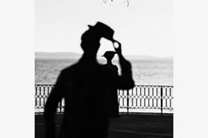 Greeting on the promenade