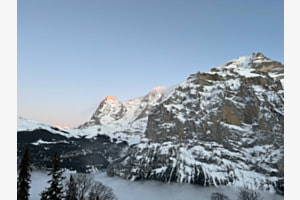 Blaue Stunde über dem Lauterbrunnental