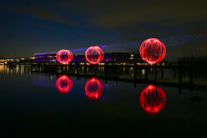 Feuerkugeln am See