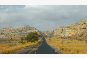 Durchs Isalo Gebirge in Madagaskar