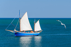 Ausfahrt mit dem Segelschiff in der Bretagne