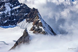 Der Nebel drückt gegen die Sphinx