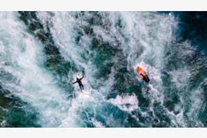 Aare surfers