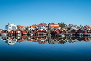 Ruhiger Morgen an Schwedens Küste