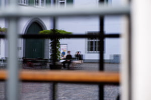 Gespiegelt und eingerahmt Gespiegelt und eingerahmt
