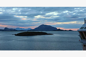 Irgendwo in Norwegen... mir de Schiff Richtung Nordkap