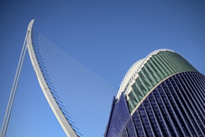 Brückenpylon und Agora von Santiago Calatrava, Valencia Brückenpylon und Agora von Santiago Calatrava, Valencia