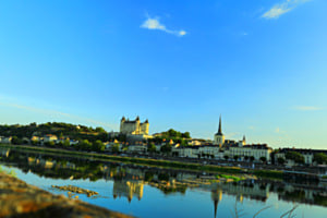 le soleil couchant sur le château de saumur