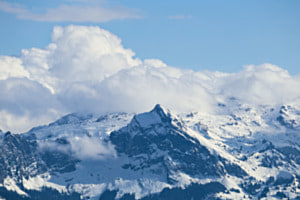 AUFGETÜRMT