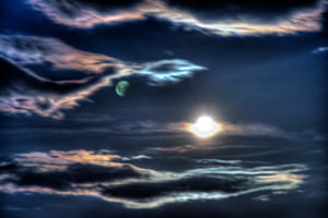 UFO bei Mondfinsternis
