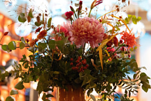 Blumenstrauss mit Discobeleuchtung