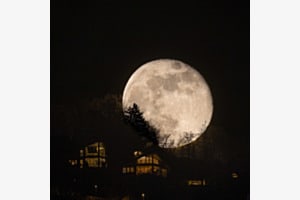 Lune cachée Lune cachée