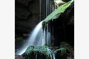 Rinnsal - Rovanaschlucht