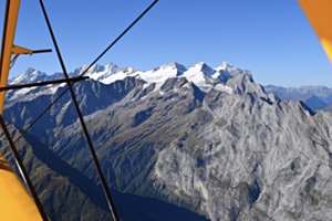 Traumflug mit Bücker (Berner Oberland) Traumflug mit Bücker (Berner Oberland)