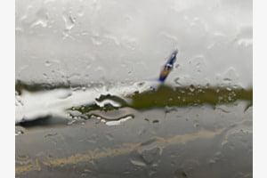Landung im Regen...
