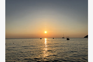 Sonnenaufgang über dem Meer