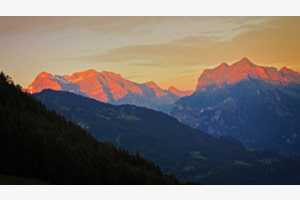 MORGENSTUND GIPFELGLÜHN