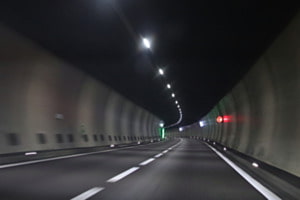 Autotunnelfahrt Autotunnelfahrt
