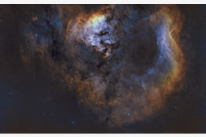 Nébuleuse de l'ours en peluche (NGC 7822) Nébuleuse de l'ours en peluche (NGC 7822)