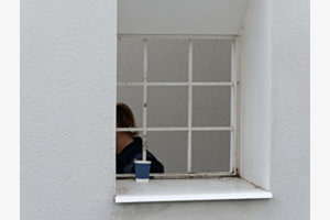 Kaffeepause im Spiegelbild