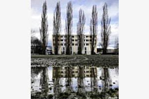 Industrie in der Pfütze