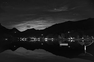 Mountainlake by night