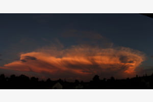 Gewitterwolken im Sonnenuntergang