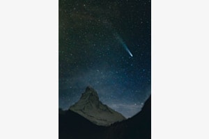 The comet and the peak The comet and the peak